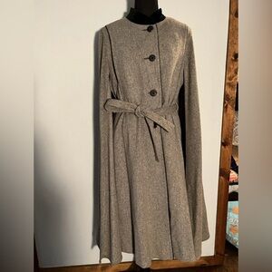 Vintage Gemini 100% Wool Women’s Cape with Wrap and Velvet Black Collar